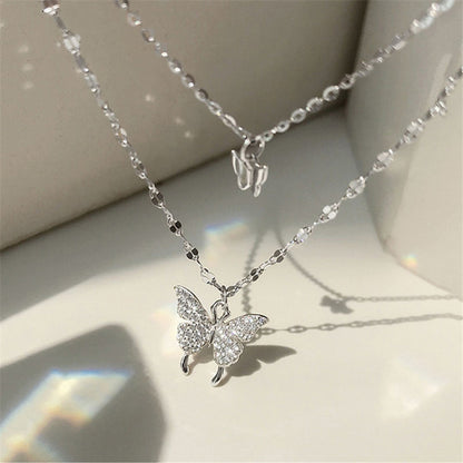 Collar de mariposa brillante